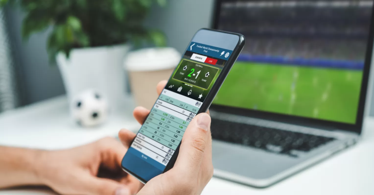 Betting In The Digital Age: A Comparison Of Online And Conventional Casino
